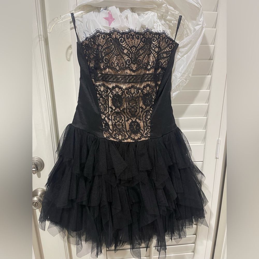 Jessica McClintock black and gold prom / homecoming dress w/ tulle skirt; size 4